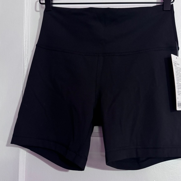 High-Rise Short - Picture 2 of 6